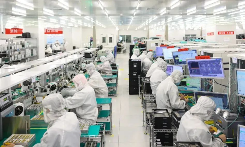 塑料斜插周转箱在物流仓储中的优势与应用场景分析